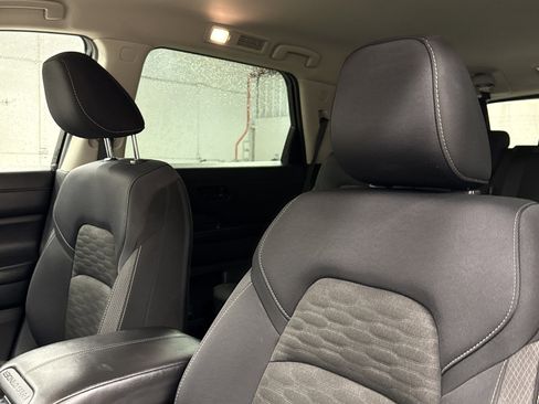 Used 2024 Nissan Pathfinder S image 4