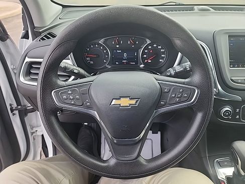 Used 2022 Chevrolet Equinox LT AWD/4WD image 12