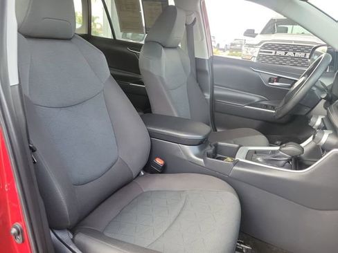 Used 2025 Toyota RAV4 XLE FWD image 24