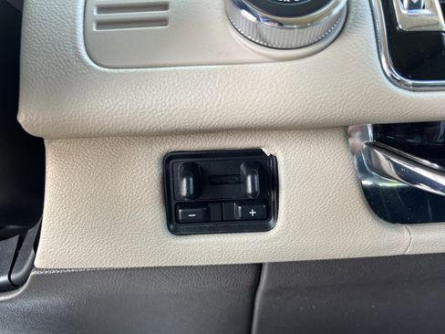 Used 2023 Lincoln Navigator L Reserve AWD/4WD image 21