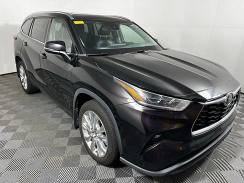Certified 2020 Toyota Highlander Limited image 3