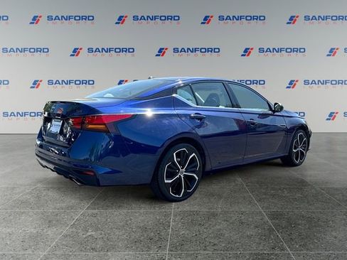 Used 2024 Nissan Altima 2.5 SR FWD image 5