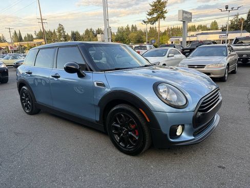 Used 2016 MINI Cooper Clubman FWD image 4