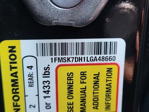 Used 2020 Ford Explorer XLT image 30