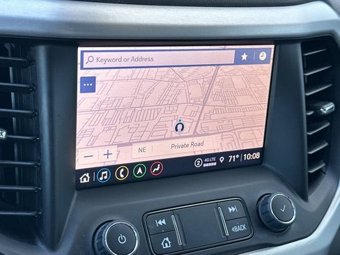 Used 2023 GMC Acadia SLT image 47