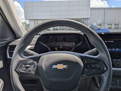 Used 2025 Chevrolet TrailBlazer LT AWD/4WD image 21