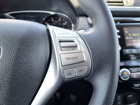 Used 2014 Nissan Rogue SV AWD/4WD image 30
