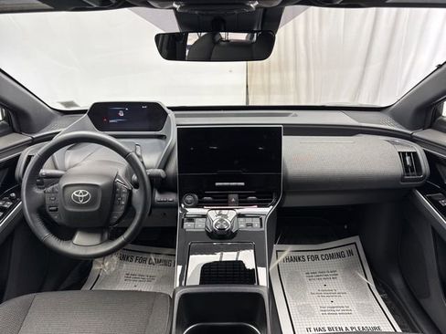 Used 2024 Toyota bZ4X XLE image 20