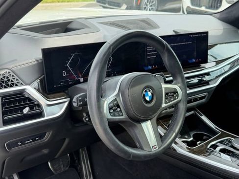 Used 2024 BMW X7 xDrive40i w/ M Sport Package AWD/4WD image 16