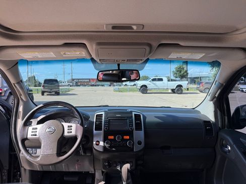 Used 2015 Nissan Frontier PRO-4X AWD/4WD image 23