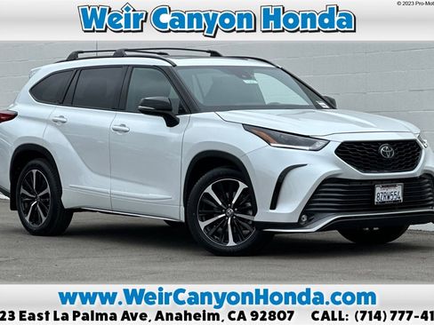 Used 2022 Toyota Highlander XSE image 1