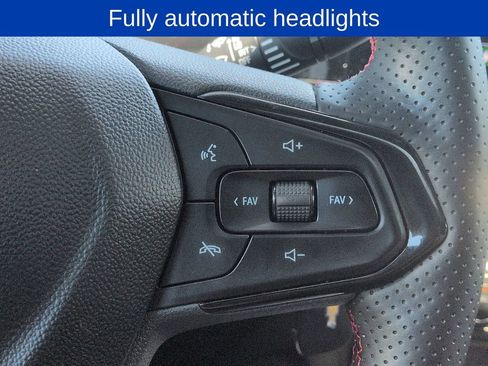 Certified 2024 Chevrolet Trax RS w/ Sunroof Package FWD image 12
