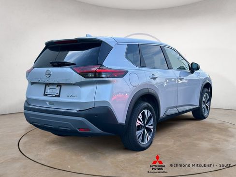 Used 2023 Nissan Rogue SV AWD/4WD image 3