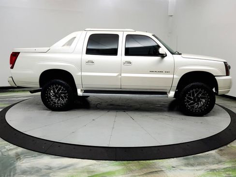 Used 2003 Cadillac Escalade EXT AWD/4WD image 4