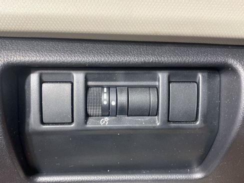 Used 2025 Subaru Forester AWD/4WD image 24