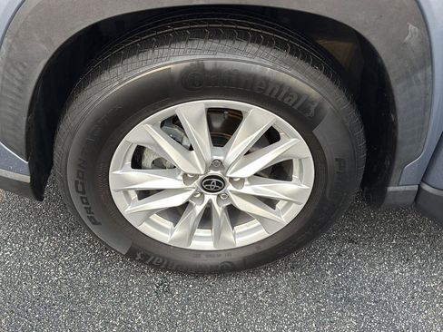 Certified 2022 Toyota Corolla Cross LE image 29