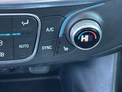 Used 2020 Chevrolet Traverse LT w/ LPO, Floor Liner Package image 23