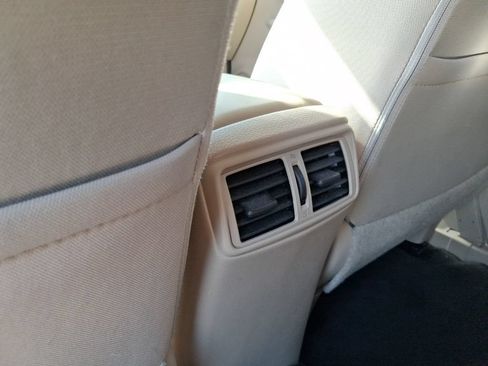 Used 2018 Nissan Rogue SV FWD image 23