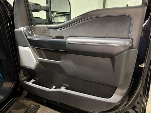 Used 2025 Ford F350 Platinum AWD/4WD image 24