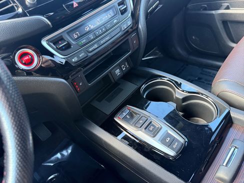 Used 2022 Honda Ridgeline Black Edition image 13