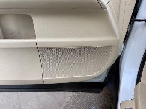 Used 2015 Lexus RX 450h AWD image 27