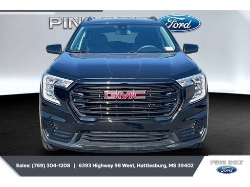 Used 2023 GMC Terrain SLE w/ Driver Convenience Package FWD image 3
