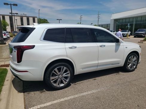 Used 2023 Cadillac XT6 Premium Luxury AWD/4WD image 6
