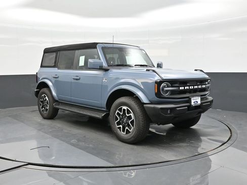 New 2025 Ford Bronco Outer Banks image 17