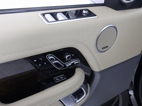 Used 2020 Land Rover Range Rover HSE image 21