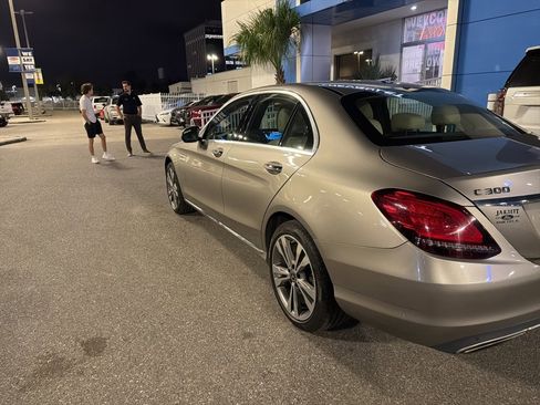 Used 2019 Mercedes-Benz C 300 4MATIC Sedan image 4