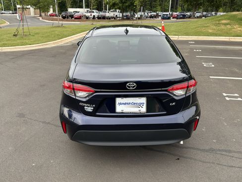 Used 2025 Toyota Corolla LE FWD image 9