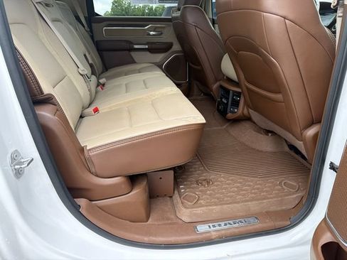 Used 2020 RAM 1500 Laramie RWD image 15