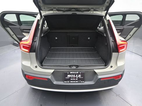 Used 2023 Volvo XC40 B5 Plus AWD/4WD image 30