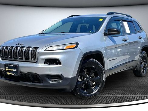 Used 2017 Jeep Cherokee Sport AWD/4WD image 3