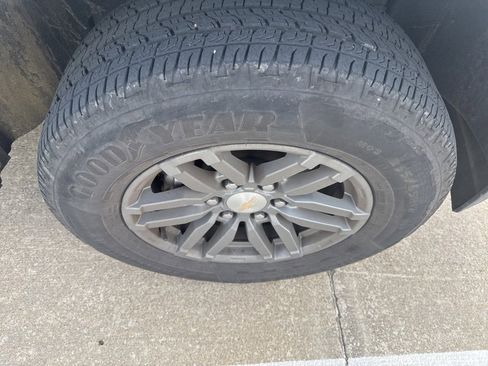 Used 2024 Chevrolet Colorado LT w/ LT Convenience Package II image 5