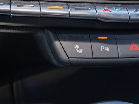 Used 2023 Cadillac XT4 Luxury w/ Cold Weather Package image 22