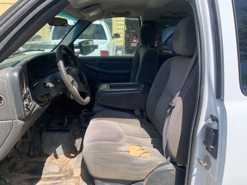 Used 2006 Chevrolet Silverado 2500 W/T AWD/4WD image 19