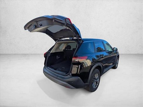 Used 2023 Nissan Rogue S image 22