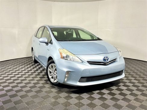 Used 2014 Toyota Prius V Two image 1