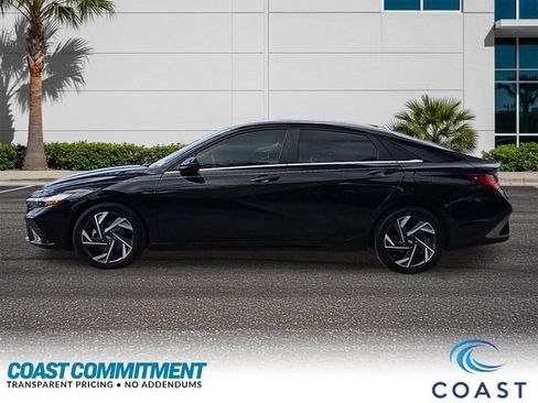 Used 2024 Hyundai Elantra SEL w/ Convenience Package FWD image 9