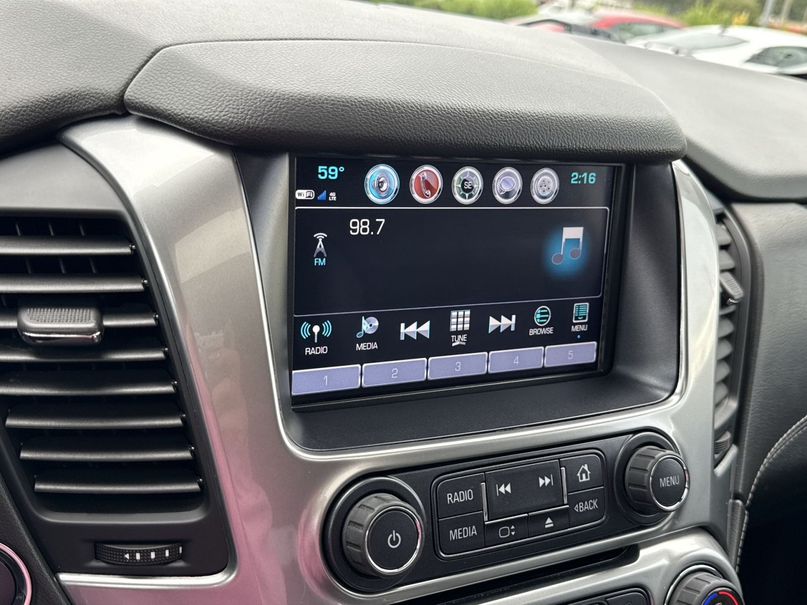 Used 2020 Chevrolet Tahoe Premier AWD/4WD image 16