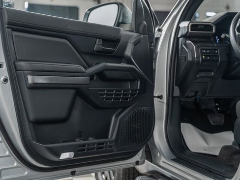 Certified 2025 Toyota 4Runner SR5 image 38