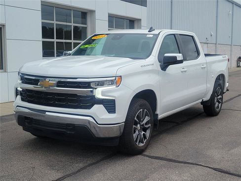 Used 2023 Chevrolet Silverado 1500 LT AWD/4WD image 2