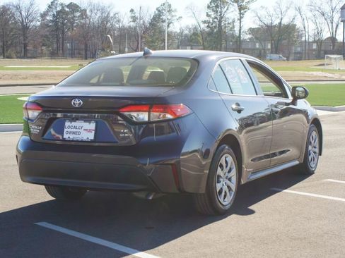 Used 2025 Toyota Corolla LE image 18