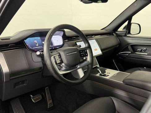 Used 2024 Land Rover Range Rover SE AWD/4WD image 4