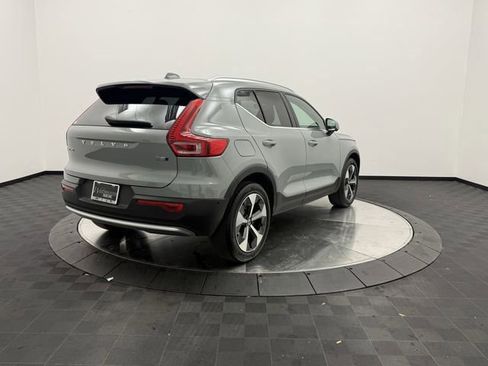 Certified 2025 Volvo XC40 B5 Plus image 7