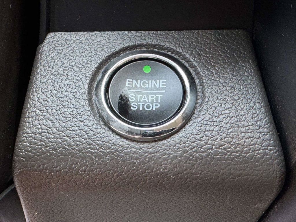 Used 2018 Ford Expedition Limited w/ Equipment Group 302A AWD/4WD image 8