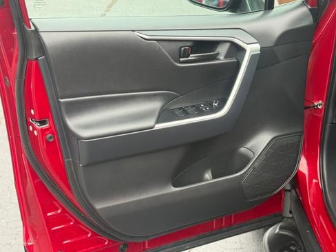 Used 2025 Toyota RAV4 LE AWD/4WD image 13