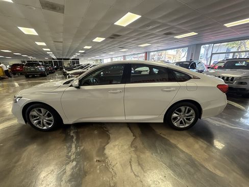 Used 2018 Honda Accord LX image 4