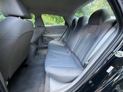 Certified 2023 Hyundai Elantra SEL FWD image 13